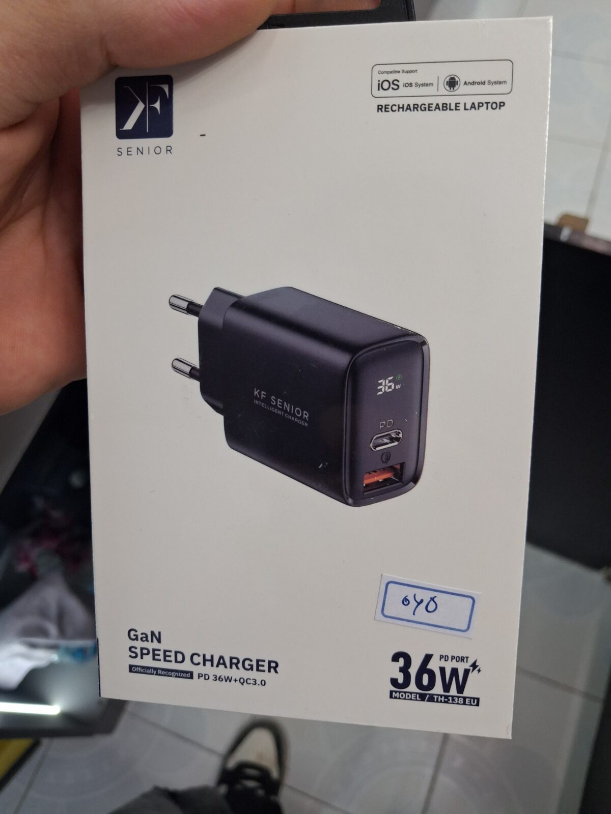 شارژر کی اف سنیور مدل TH-138 - 02 شارژر کی اف سنیور مدل TH-138 GaN 36 وات با خروجی تایپسی و USB - Image 2