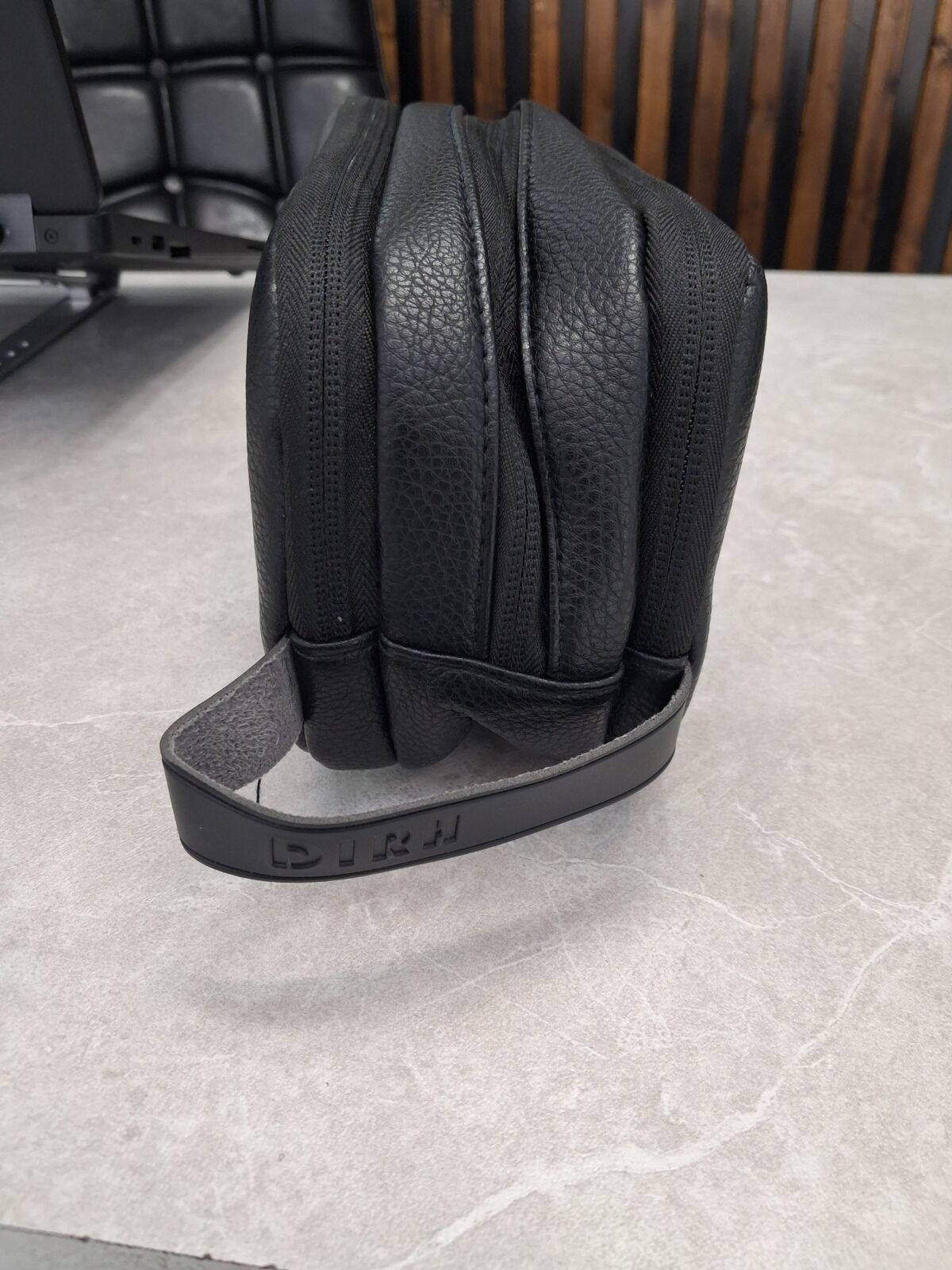 کیف دستی سفری قفل‌دار جنس چرمی - Image 2