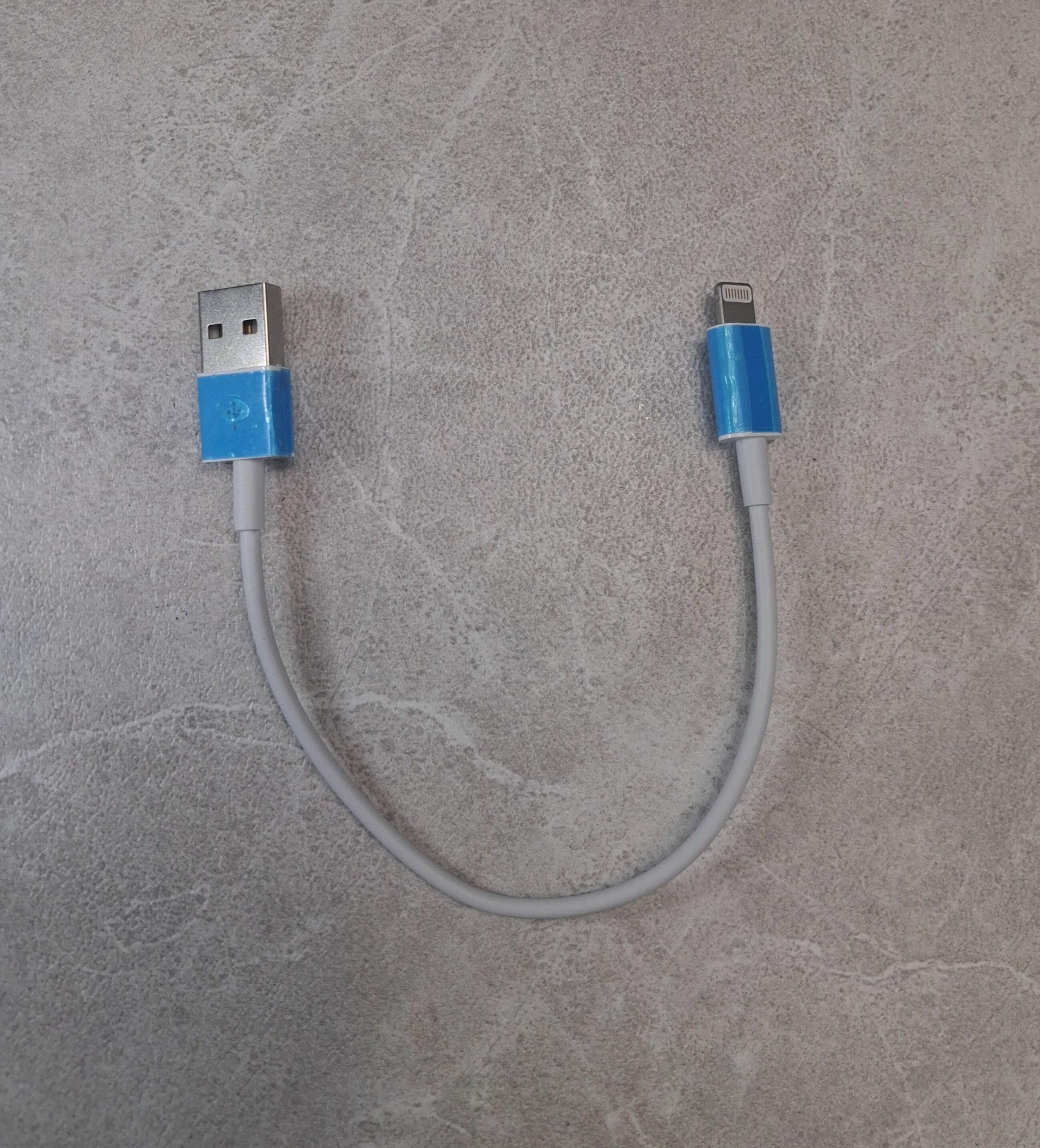 کابل پاوربانکی USB به لایتنینگ سر آبی ۲۰ سانتیمتر - 01 کابل پاوربانکی USB به لایتنینگ سر آبی طول ۲۰ سانتیمتر - Image 1