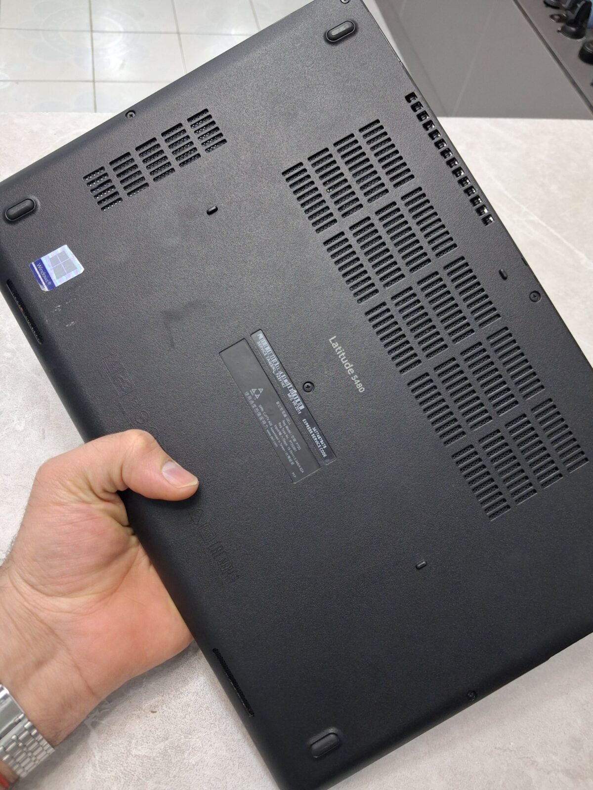 لپ تاپ دل مدل Latitude 5480 پردازنده Core i7-6600U رم 8 گیگابایت حافظه 256 گیگابایت SSD گرافیک 2 گیگابایت - Image 3