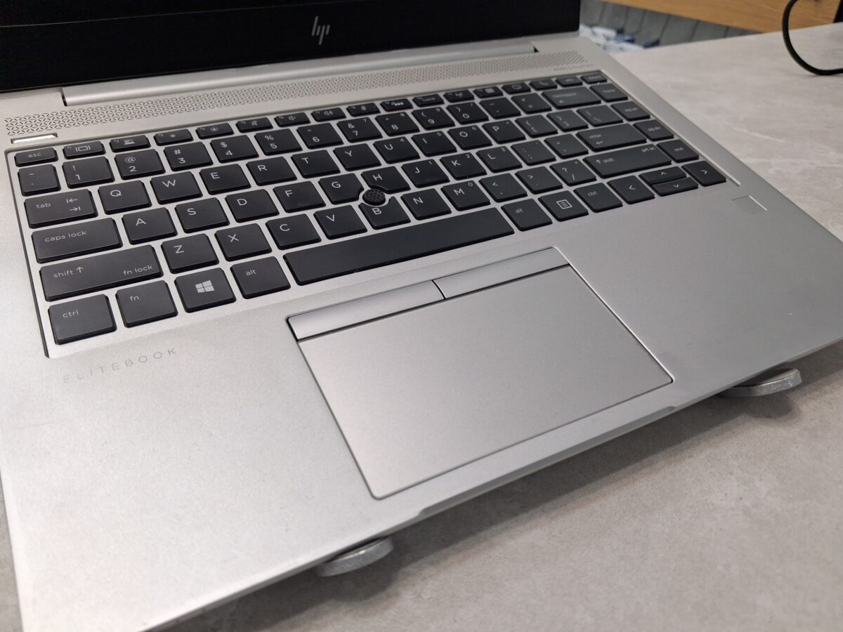 لپ تاپ اچ پی مدل EliteBook 840 G5 پردازنده Core i7-7600U رم 8 گیگابایت حافظه 256 گیگابایت SSD - Image 2